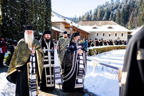 Prima stareță a Mănăstirii Voroneț a fost condusă pe ultimul drum pământesc Poza 205924