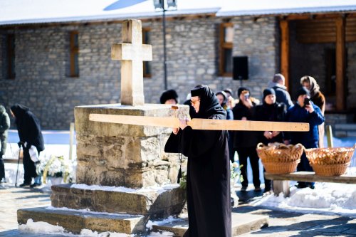 Prima stareță a Mănăstirii Voroneț a fost condusă pe ultimul drum pământesc Poza 205926