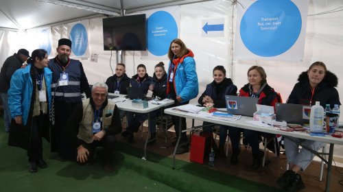 Zi şi noapte alături de refugiaţii care ajung la Sighetu Marmaţiei Poza 205710