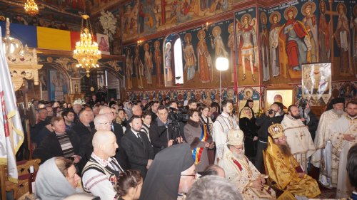 Sărbătorirea Sfântului Simeon Noul Teolog la biserica sa din Mănăstirea Cașin Poza 206105