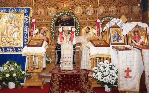 Sărbătorirea Sfântului Simeon Noul Teolog la biserica sa din Mănăstirea Cașin Poza 206108