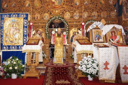 Sărbătorirea Sfântului Simeon Noul Teolog la biserica sa din Mănăstirea Cașin Poza 206110