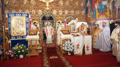 Sărbătorirea Sfântului Simeon Noul Teolog la biserica sa din Mănăstirea Cașin Poza 206116