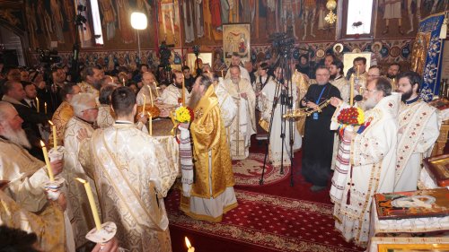 Sărbătorirea Sfântului Simeon Noul Teolog la biserica sa din Mănăstirea Cașin Poza 206124