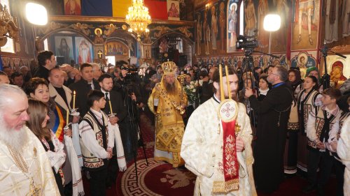 Sărbătorirea Sfântului Simeon Noul Teolog la biserica sa din Mănăstirea Cașin Poza 206127