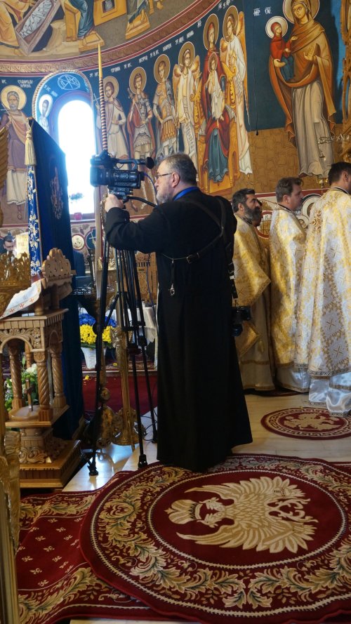 Sărbătorirea Sfântului Simeon Noul Teolog la biserica sa din Mănăstirea Cașin Poza 206134