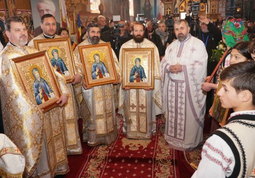 Sărbătorirea Sfântului Simeon Noul Teolog la biserica sa din Mănăstirea Cașin Poza 206144