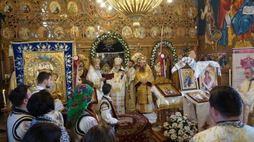 Sărbătorirea Sfântului Simeon Noul Teolog la biserica sa din Mănăstirea Cașin Poza 206146