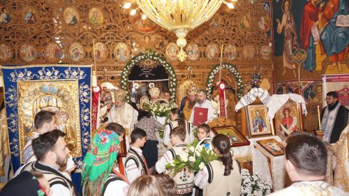 Sărbătorirea Sfântului Simeon Noul Teolog la biserica sa din Mănăstirea Cașin Poza 206148
