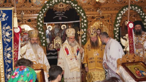 Sărbătorirea Sfântului Simeon Noul Teolog la biserica sa din Mănăstirea Cașin Poza 206152