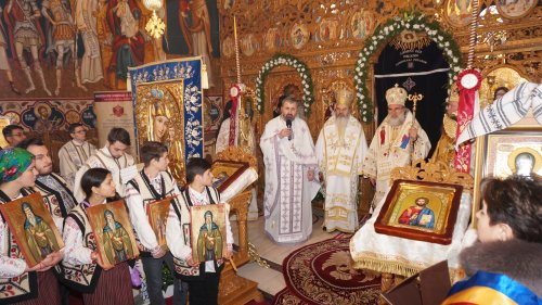 Sărbătorirea Sfântului Simeon Noul Teolog la biserica sa din Mănăstirea Cașin Poza 206153