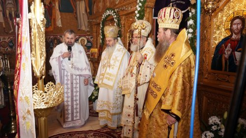 Sărbătorirea Sfântului Simeon Noul Teolog la biserica sa din Mănăstirea Cașin Poza 206154