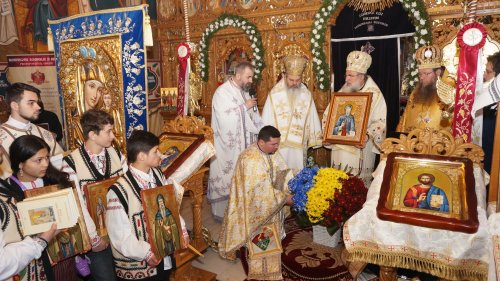 Sărbătorirea Sfântului Simeon Noul Teolog la biserica sa din Mănăstirea Cașin Poza 206155