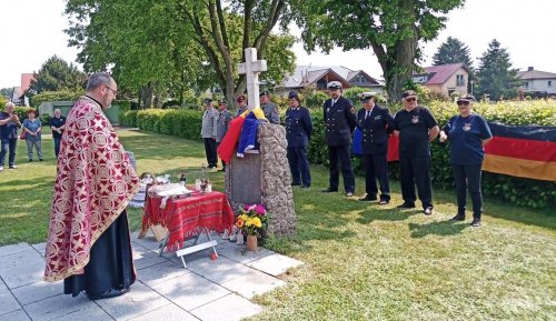 Rugăciune şi întrajutorare la capela ortodoxă din Baden-Baden Poza 205624