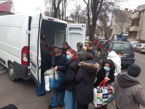 Transport umanitar în Ucraina de la Parohia Iancu Vechi-Mătăsari Poza 206459