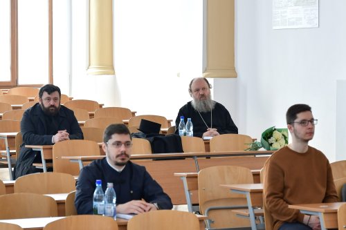 Un nou doctor în teologie la Facultatea „Justinian Patriarhul” Poza 206443
