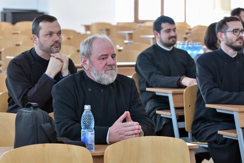 Un nou doctor în teologie la Facultatea „Justinian Patriarhul” Poza 206447