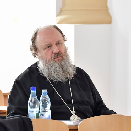 Un nou doctor în teologie la Facultatea „Justinian Patriarhul” Poza 206449