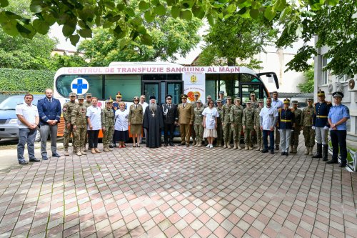 Voluntarii Paraclisului Catedralei Naționale se implică în acțiunea de donare „Sânge pentru Ucraina” Poza 206409