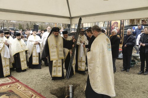 Piatră de temelie pentru o nouă biserică în municipiul Iași Poza 206554