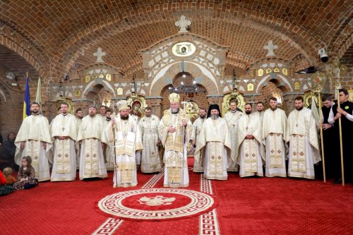 Procesiune la Catedrala din Baia Mare în Duminica Ortodoxiei Poza 206504