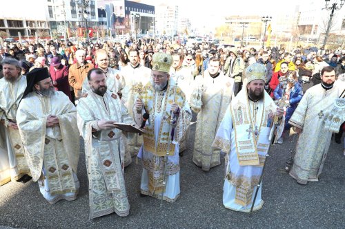 Procesiune la Catedrala din Baia Mare în Duminica Ortodoxiei Poza 206505