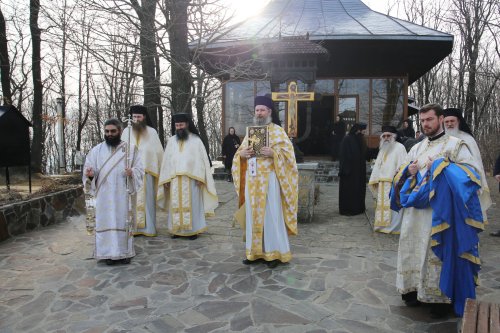 Slujire a Mitropolitului Moldovei și Bucovinei la Mănăstirea Sângeap-Basaraba Poza 207022