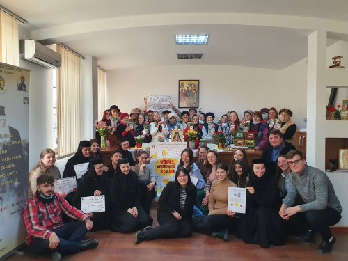Ziua mondială a asistenței sociale, marcată la Iași de studenții teologi Poza 207136