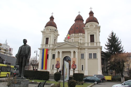 Catedrala mică din Târgu Mureş în sărbătoare la Buna Vestire 