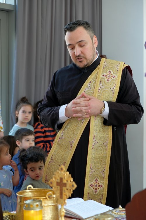 Grădiniţa Patriarhiei Române şi-a serbat hramul prin rugăciune Poza 207556