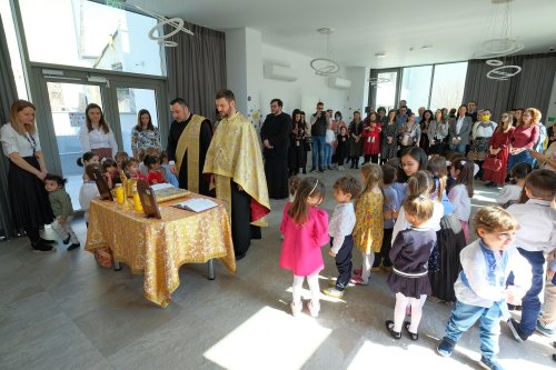 Grădiniţa Patriarhiei Române şi-a serbat hramul prin rugăciune Poza 207558