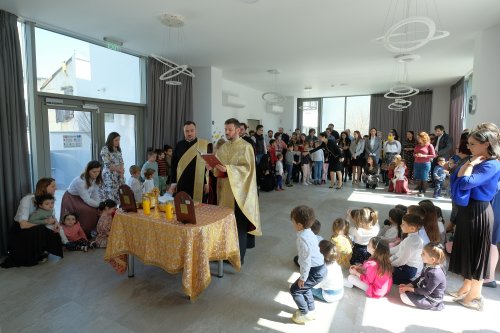 Grădiniţa Patriarhiei Române şi-a serbat hramul prin rugăciune Poza 207567