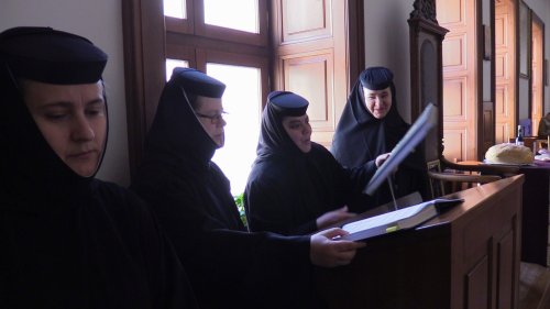 Slujire arhierească și călugărie la așezământul monahal românesc din Budapesta Poza 207656