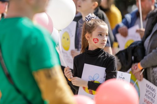 O mie de persoane la „Marșul pentru viață” organizat în Iași Poza 207740