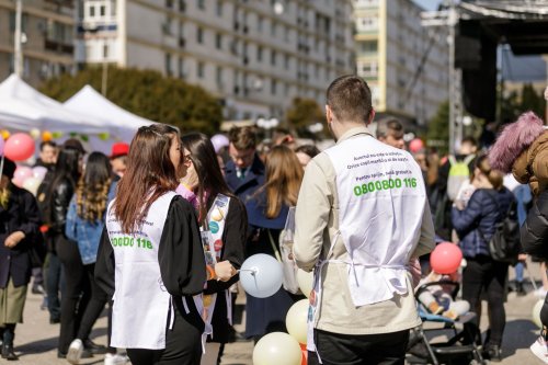O mie de persoane la „Marșul pentru viață” organizat în Iași Poza 207752