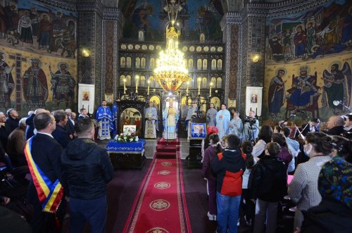 Hramul Parohiei Mărcești din Arhiepiscopia Târgoviștei Poza 207717