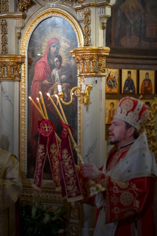Cinstirea Sfintei Cruci la Catedrala „Sfântul Spiridon”-Nou din Capitală Poza 207936