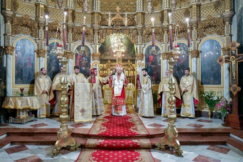 Cinstirea Sfintei Cruci la Catedrala „Sfântul Spiridon”-Nou din Capitală Poza 207940