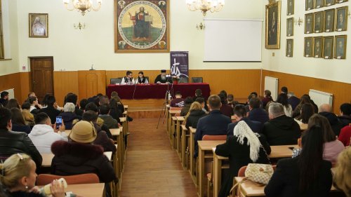 Conferință dedicată tinerilor la Sibiu Poza 208130
