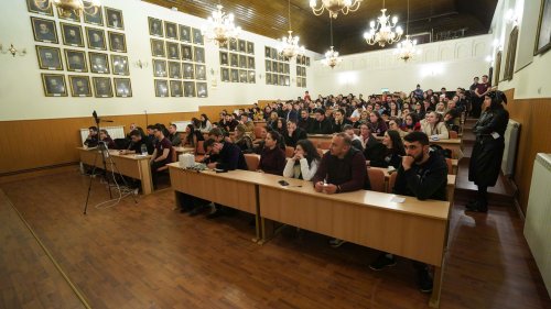 Conferință dedicată tinerilor la Sibiu Poza 208131
