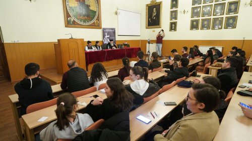 Conferință dedicată tinerilor la Sibiu Poza 208132