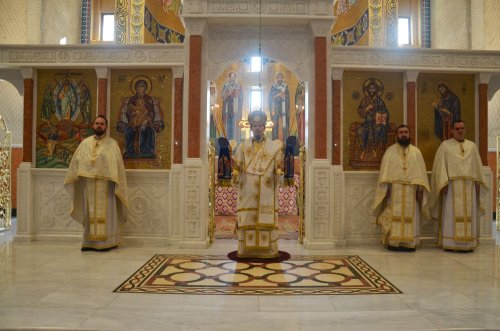 Festivitate la 101 ani de la hirotonia întru arhiereu a Episcopului-ctitor Roman Ciorogariu al Oradiei Mari Poza 208289