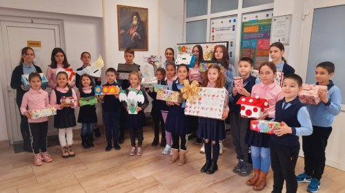 Elevii Liceului Ortodox Oradea solidari cu copiii din Ucraina Poza 208427