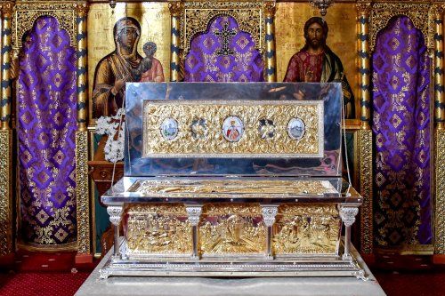 Raclă nouă pentru Mănăstirea Nechit sfinţită de Patriarhul României Poza 208430
