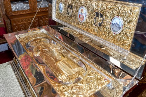 Raclă nouă pentru Mănăstirea Nechit sfinţită de Patriarhul României Poza 208431