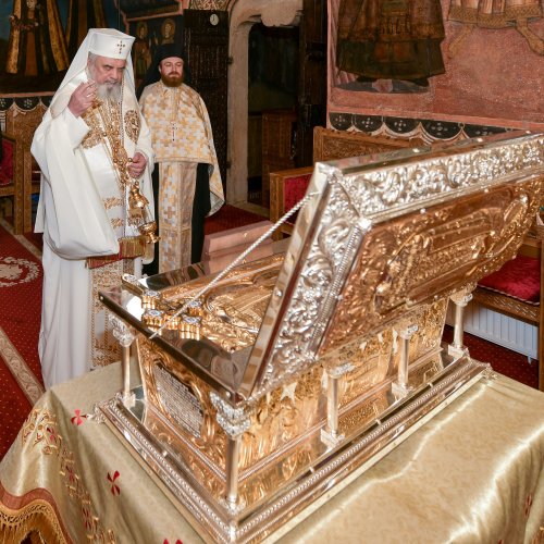 Raclă nouă pentru Mănăstirea Nechit sfinţită de Patriarhul României Poza 208443