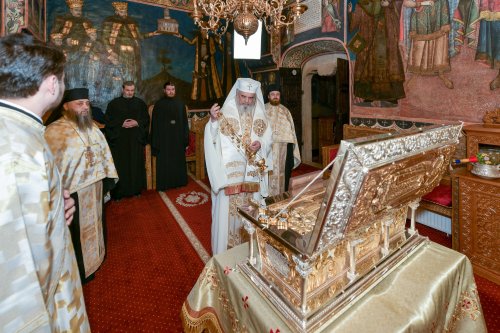 Raclă nouă pentru Mănăstirea Nechit sfinţită de Patriarhul României Poza 208444