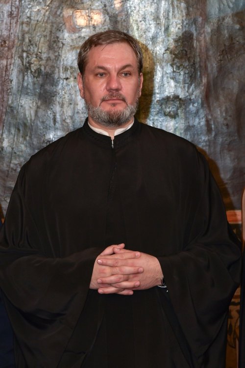 Raclă nouă pentru Mănăstirea Nechit sfinţită de Patriarhul României Poza 208449