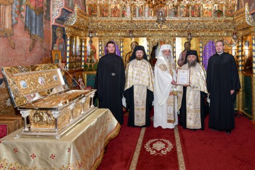 Raclă nouă pentru Mănăstirea Nechit sfinţită de Patriarhul României Poza 208460