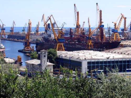 Trafic intens în portul Constanța Poza 208399